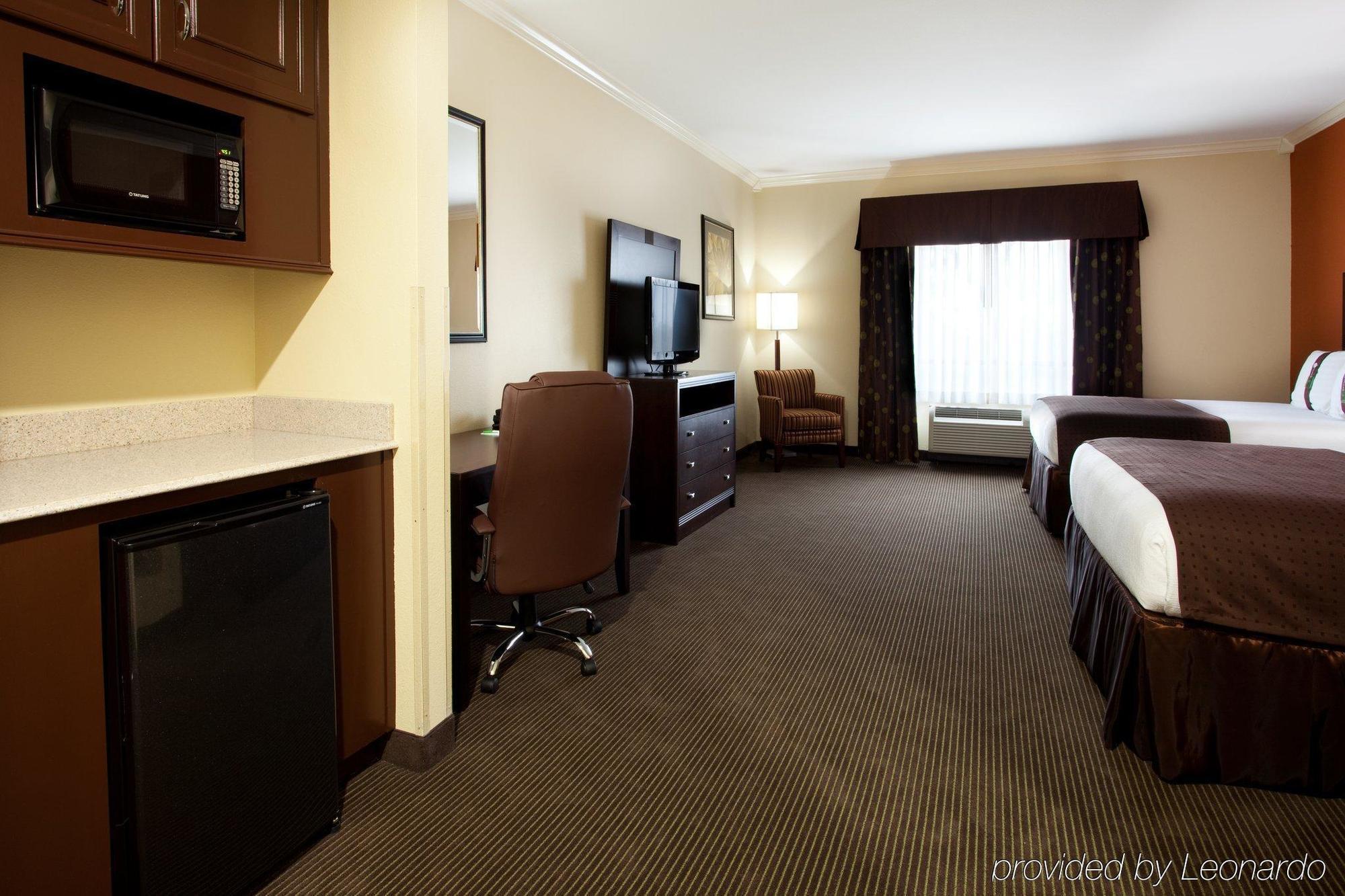 Wyndham Lake Charles Room photo