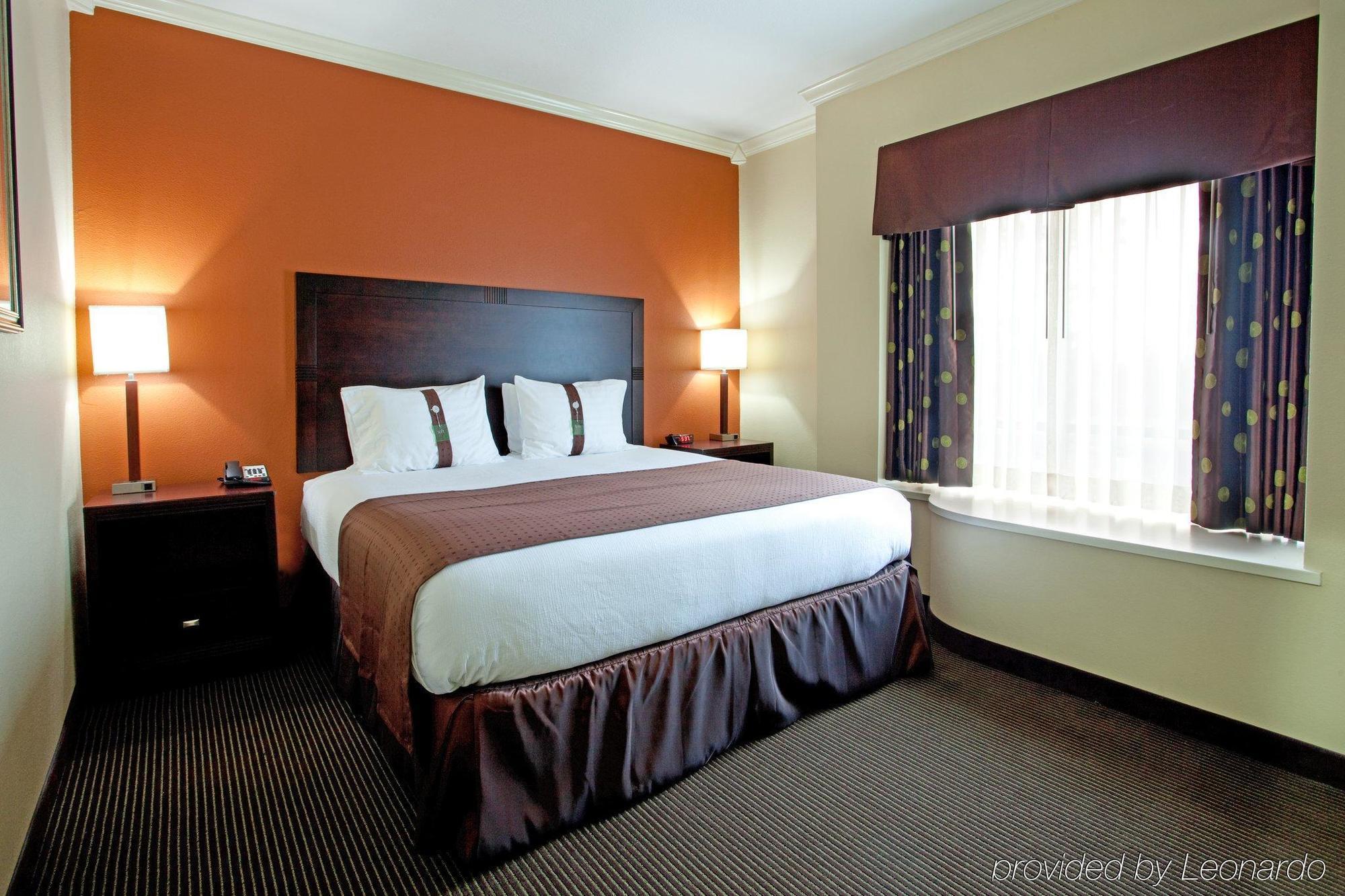 Wyndham Lake Charles Room photo